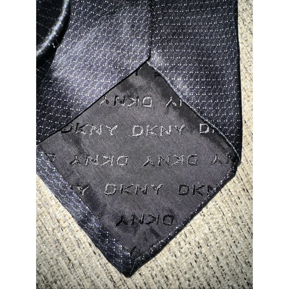 Dkny tie high